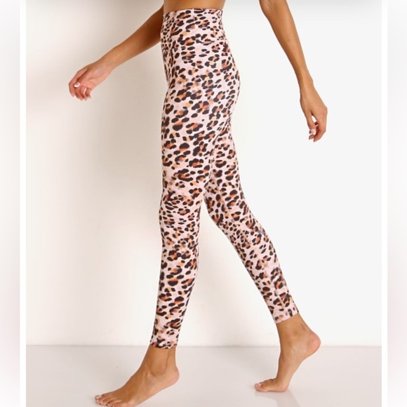 Like New Beach Riot Piper Leggings in Water Color Leopard Size Small - Picture 3 of 7